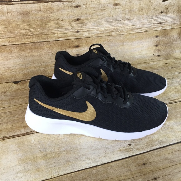 7y in women's nike